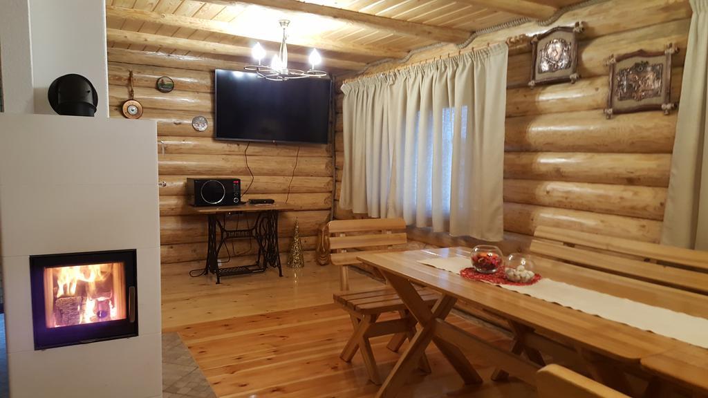 Hotel Lindiki à Salaspils Extérieur photo